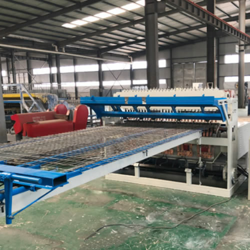 Automatic fence mesh welding machine